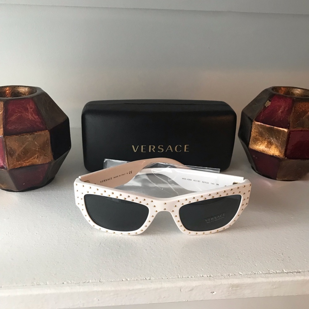 Versace sunglasses 🕶🔥